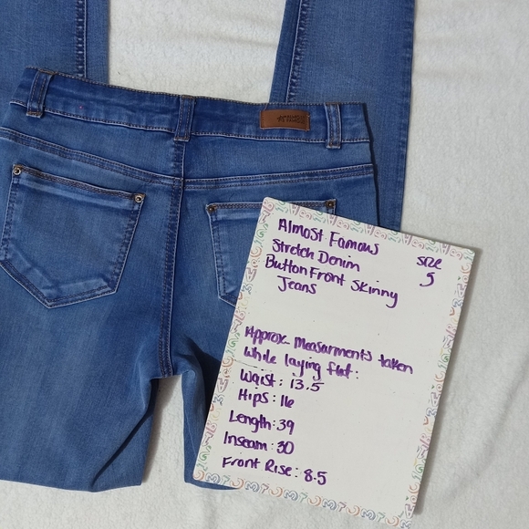 Almost Famous Like New Button Front Stretch Denim Skinny Jeans size 5 - Picture 4 of 8